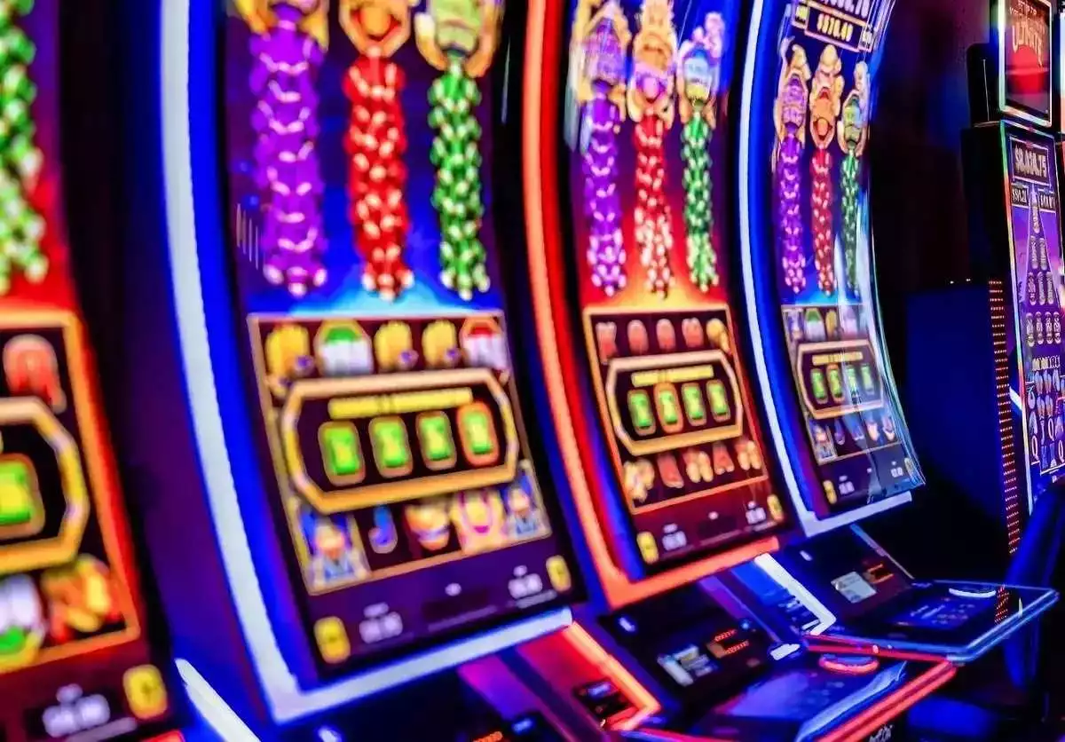 Free playing slot machine